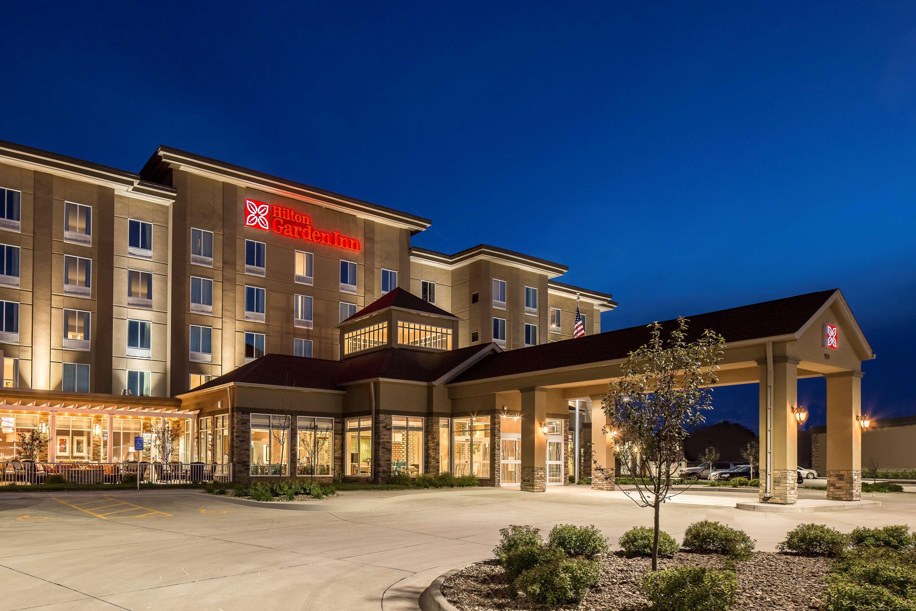 Hilton Garden Inn Bettendorf/ Quad Cities Bagian luar foto