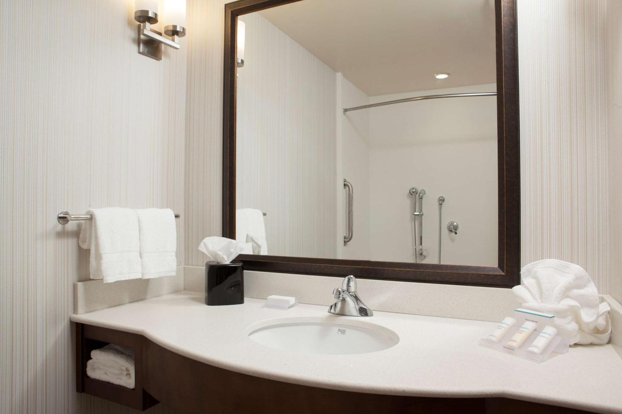 Hilton Garden Inn Bettendorf/ Quad Cities Bagian luar foto
