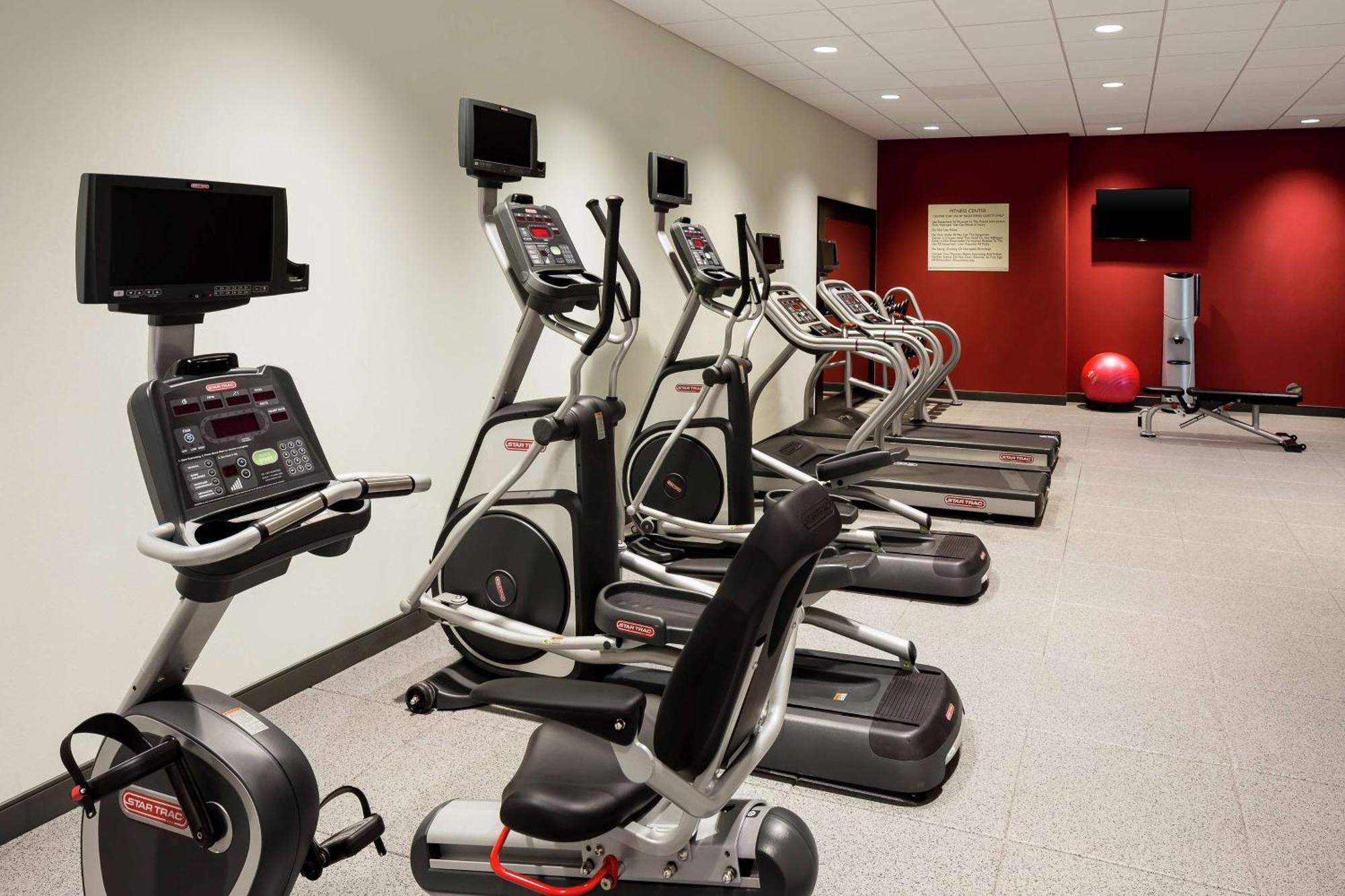 Hilton Garden Inn Bettendorf/ Quad Cities Bagian luar foto